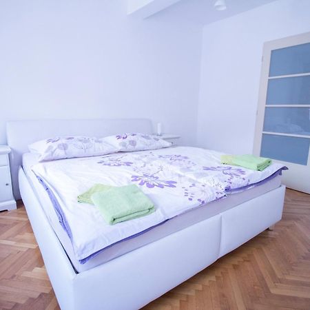פראג Apartments Old Town Square 27 מראה חיצוני תמונה