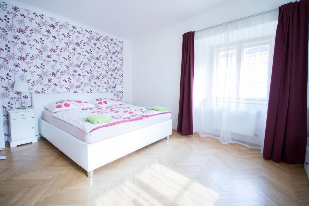 פראג Apartments Old Town Square 27 מראה חיצוני תמונה
