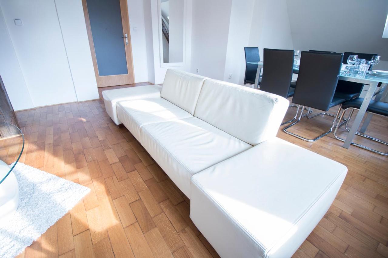 פראג Apartments Old Town Square 27 מראה חיצוני תמונה