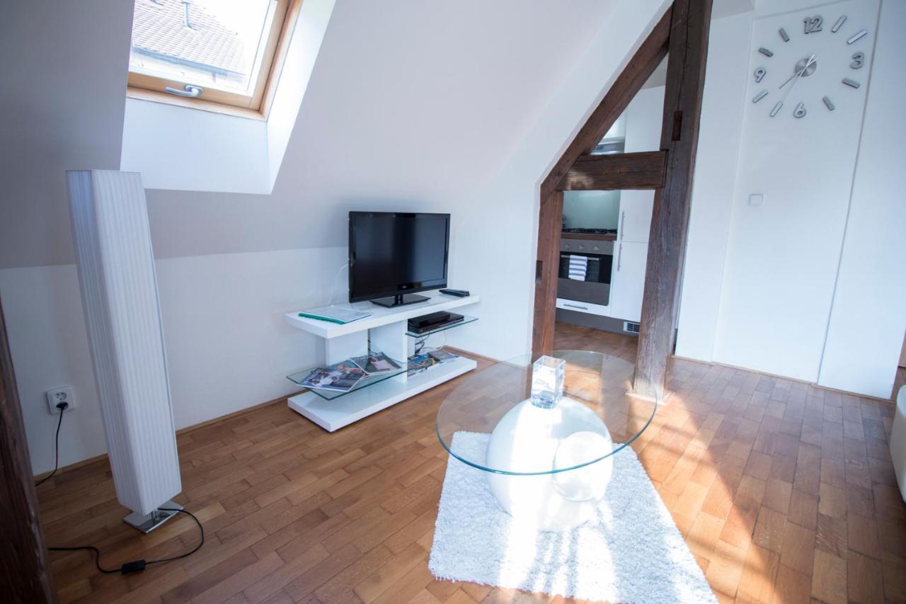 פראג Apartments Old Town Square 27 מראה חיצוני תמונה