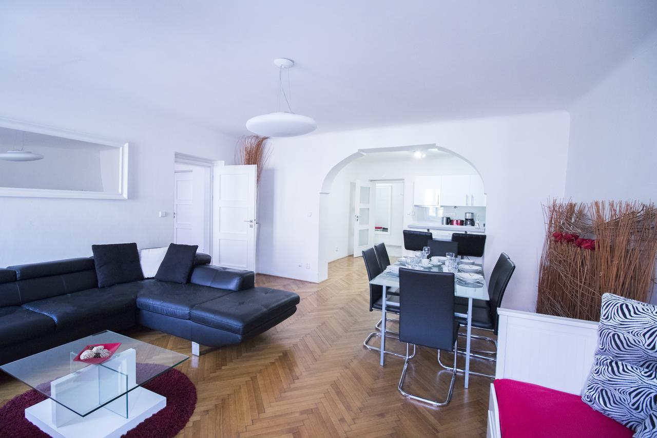 פראג Apartments Old Town Square 27 מראה חיצוני תמונה