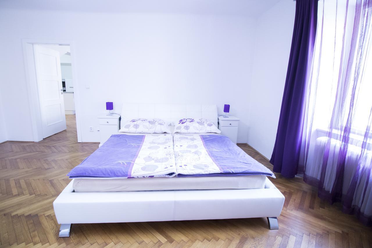 פראג Apartments Old Town Square 27 מראה חיצוני תמונה